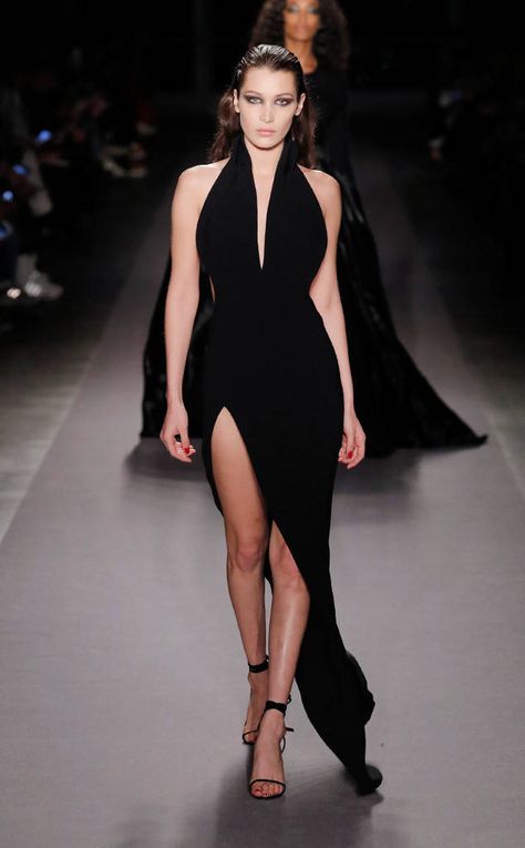 Brandon Maxwell from Best Looks From NYFW Fall 2017 Bella Hadid Runway, Fashion Runaway, Runway Fashion Vintage, Busy Girl, Runway Gowns, 2017 Runway, Riccardo Tisci, Runway Fashion Couture, Bella Hadid Outfits