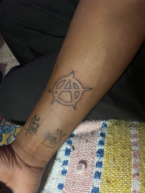 Sleeve Tattoos For Studs, Lightskin Tattoos Ideas, Rockstar Aesthetic Tattoo, Lucki Tune Tattoo, Tattoo Ideas For Men Y2k, Lucki Eck$ Tattoo, Osamason Tattoo, Discreet Tattoos Men, Patch Work Ideas Tattoos