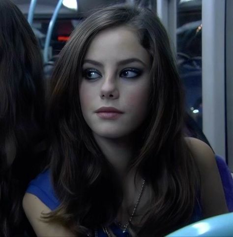 Skins Effy, Elizabeth Stonem, Thirteen Movie, Effy Stonem, Skin Aesthetics, Skins Uk, Kaya Scodelario, Smells Like Teen Spirit, Aesthetic Japan