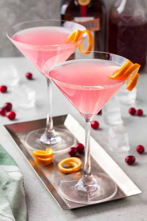 Cosmopolitan Drink Recipe, Cosmopolitan Cocktail Recipes, Cosmopolitan Cocktails, Cosmopolitan Drink, Cosmopolitan Recipe, Vodka Cranberry, Cosmopolitan Cocktail, Citrus Vodka, Cocktail Illustration