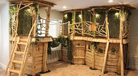 Jared Geddes, an engineer from Washington who works as a woodworker in night has build this indoor treehouse for his kids. Indoor Treehouse, Indoor Tree House, Kids Jungle Room, Kids Tree, Adventure Room, Indoor Playroom, Basement Playroom, Cool Kids Rooms, Tree House Kids