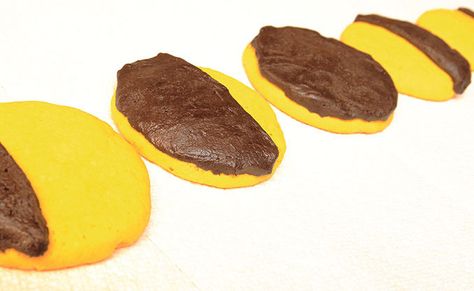 solar eclipse cookies Solar Eclipse Cookies, Eclipse Cookies, Total Eclipse, Solar Eclipse, Party Food, Solar, Cake Recipes, Baking, Cake