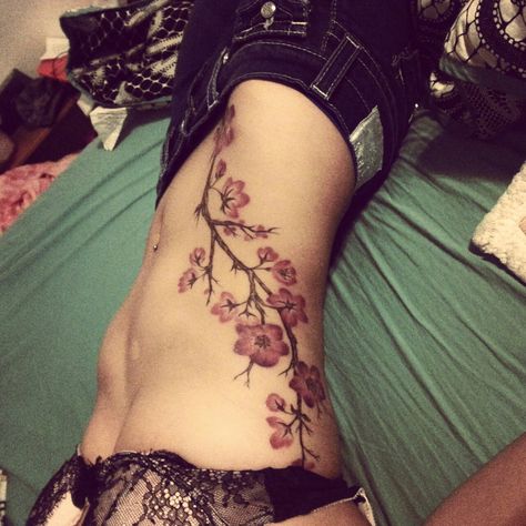 cherry blossom tattoo | Tumblr Tattoo Son, Tattoo Back, Flower Tattoo Back, Tattoo Henna, Beautiful Flower Tattoos, Full Back Tattoos, Perfect Tattoo, 4 Tattoo, Vine Tattoos