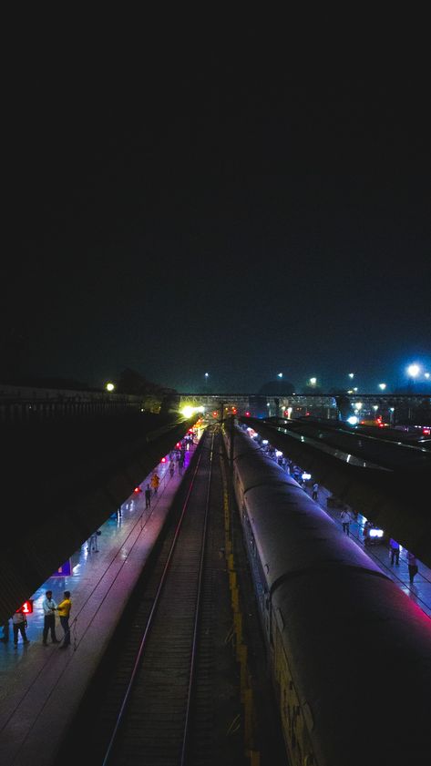 Tatanagar Junction Railway Station at night. Night Railway Station Snap, Night Train Snap, Railway Station Night, Railway Station Snap, Railway Station Aesthetic, Railway Station Photography, Night Train Aesthetic, Train Snap, Train View