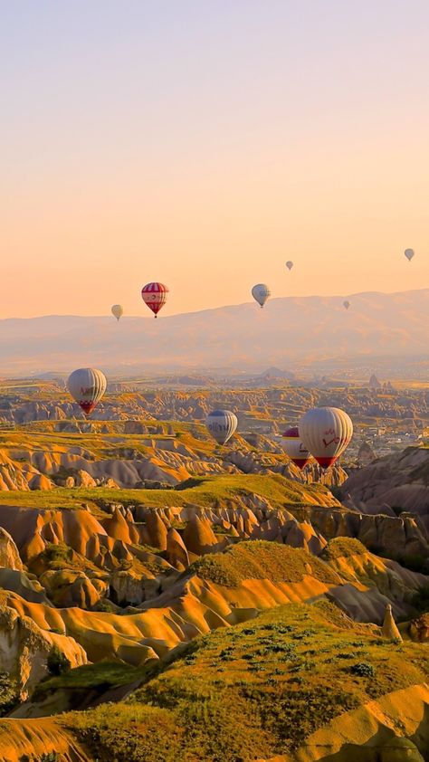 Cappadocia is like a fairytale village in Turkey. No traveler should miss the beauty here. Nature, Capadocia Turkey Wallpaper, Capadocia Turkey, Turkey Wallpaper, Travel Photography Europe, Singapore Photos, Christmas Aesthetic Wallpaper, Travel Icon, Travel Wallpaper