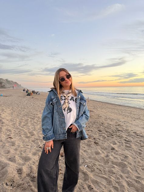 #ootd #fit #fashioninspo #beach #sunset #inspo #california Northern California Coast Outfit, Coastal California Outfits, California Outfits Aesthetic, Beach Cold Weather Outfit, Cozy Beach Outfits, Beach Outfit Winter, Chilly Beach Day Outfit, Beachy Winter Outfits, Salty Granola Outfits