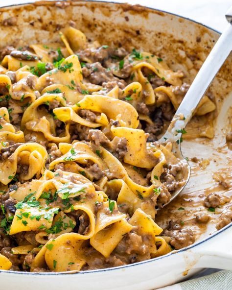 One Pot Beef And Noodles, Braiser Recipes, One Pot Beef Stroganoff, Recipes Under 400 Calories, Clean Eating Dinner Recipes, Easy Comfort Food Dinners, Ground Beef Pasta, Swiss Steak, Jo Cooks