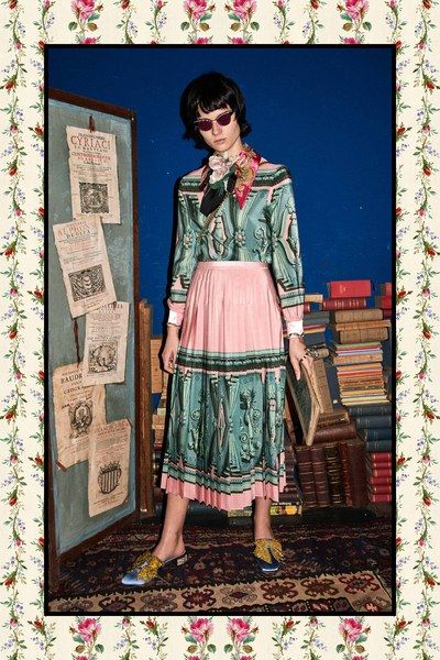 View the full Gucci Pre-Fall 2017 collection. Gucci Pre Fall 2017, Gucci 2017, Gucci Runway, Pre Fall Collection, Alessandro Michele, Resort Collection, Giambattista Valli, Fashion Fall, Fall 2017