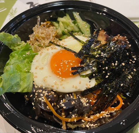 #bibimbap #food #travel #korean #kitchen #asianrecipe #asian #2023 #aesthetic #instagram #ramen Korean Cooking Aesthetic, Korean Food Pictures, Bibimbap Aesthetic, Korean Food Bibimbap, Aesthetic Korean Food, Healthy Korean Recipes, Asain Food, Yummy Asian Food, Korean Bibimbap