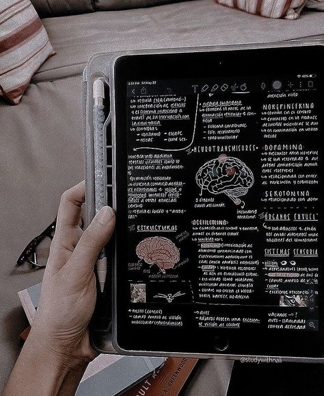 Studying Aesthetic Nursing, Neurology Student Aesthetic, Aesthetic Neurosurgeon, Forensic Medicine Study, Studying Aesthetic Medicine, College Psychology Aesthetic, Ipad For Medical Student, Study Anatomy Aesthetic, Dream Job Aesthetic Psychology