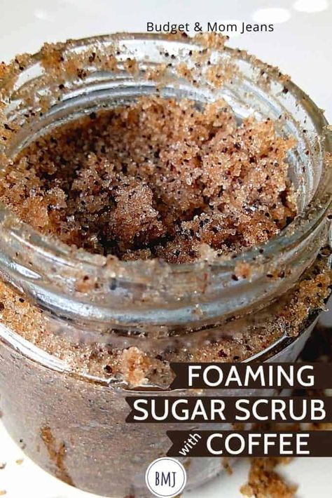 How To Make DIY Foaming Sugar Coffee Scrub Under $3 Coffee Body Scrub Diy, Homemade Coffee Scrub, Body Scrub Homemade Recipes, Diy Sugar Scrub, Coffee Sugar Scrub, Diy Body Scrub Recipes, Diy Sugar Scrub Recipe, Coffee Scrub Diy, Scrub Diy