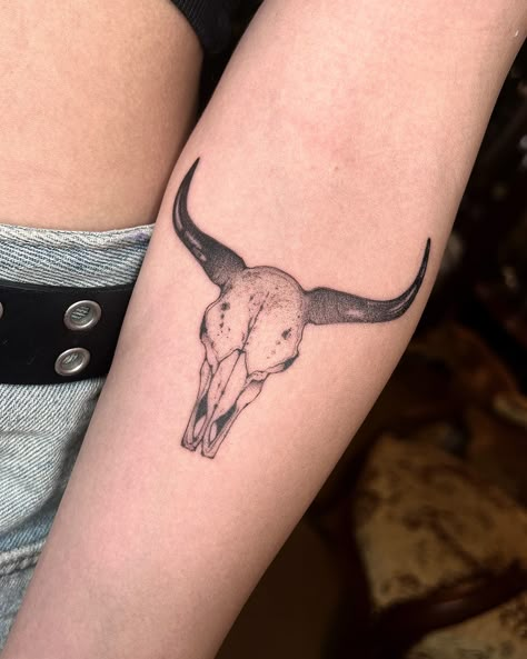 Little Ox Skull for Noelia 🤍 thank you once again! Done in Barcelona at @1928tattoo My bookings are open for August and October to tattoo in Barcelona. Send me a DM with the following info: .Your idea (with any references you may have) . Possible size and placement Fire Ox Tattoo, Cattle Skull Tattoos For Women, Ox Head Tattoo, Ox Skull Tattoo, Cow Tattoo Ideas, Ox Skull, Tennessee Tattoo, Bull Skull Tattoo, Ox Tattoo