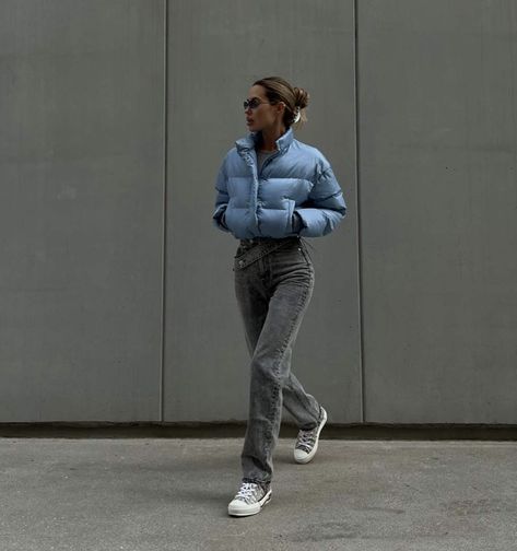 Baby Blue Jacket Outfit, Light Blue Jacket Outfit, Blue Puffer Jacket Outfit, Puffy Jacket Outfit, Light Blue Jacket, Puffer Jacket Outfit, Jacket Outfit Women, Blue Puffer Jacket, Blue Puffer