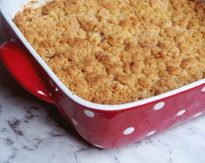 Old-Fashioned Apple Crumble | The Annoyed Thyroid English Apple Crumble, Apple Roll, Pear Crumble, Apple Crumble Recipe, Apple Slice, Apple Recipes Easy, Slow Cooker Apples, Crumble Recipe, Apple Crisp Recipes