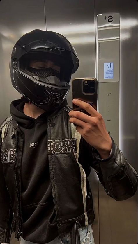 Bike Guy Aesthetic, Bikerboy Aesthetic, Motorcycle Man Aesthetic, Biker Men Aesthetic, Biker Guy Aesthetic, Guys On Motorcycles, Moter Cycle Men, Motorcycle Guy Aesthetic, Biker Boy Aesthetic