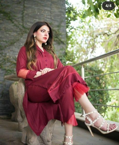 Pakistani Beauty, Floral Maxi Dresses, Pakistani Women, Pakistani Women Dresses, Stylish Maxi Dress, Salwar Pattern, Hot Dresses Tight, Pakistani Celebrities, Bridal Dress Fashion