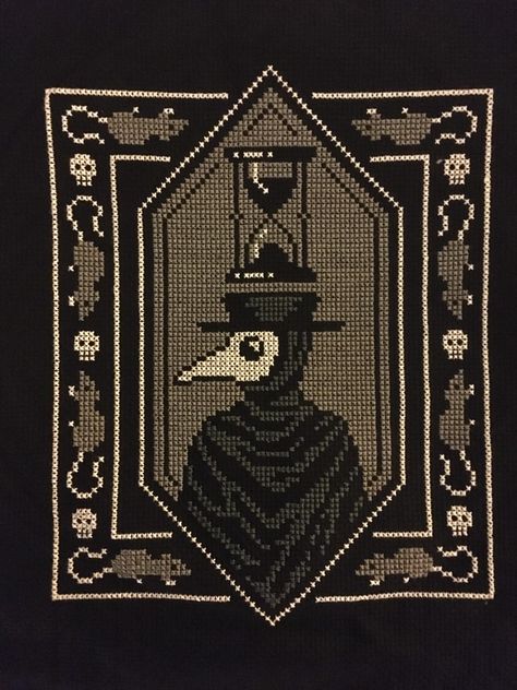 Black Canvas Cross Stitch, Free Witchy Cross Stitch Patterns, Cool Pixel Art Ideas, Horror Cross Stitch Patterns Free, Crochet Pixel Grid Ideas, Pixel Art Tapestry, Sun And Moon Pixel Art, Halloween Crochet Tapestry, Halloween Tapestry Crochet