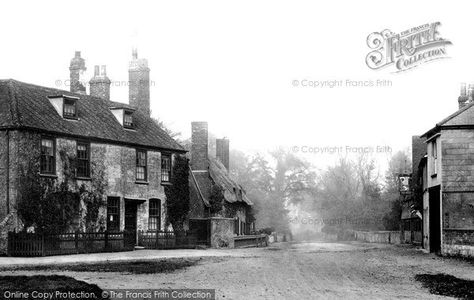 Chawton, Village 1897. Originally an inn, the house on the left of the picture is where Jane Austen lived during the last years of her life. The house, which was then called Chawton Cottage, was bought by her brother Edward. #JaneAusten #Chawton #Hampshire Chawton Cottage, Jane Austen Inspired, Hampshire Uk, Jane Austin, Elizabeth Bennet, Julia Quinn, Mr Darcy, Black Horse, Her World