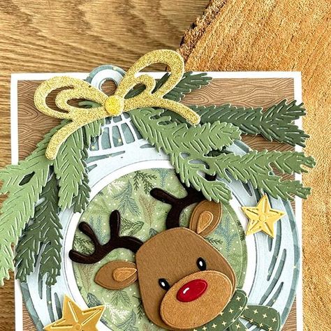 Marianne Design on Instagram: "Rimmie made a beautiful Christmas bauble to adorn her card. She made it with the Creatables Open Christmas Bauble (LR0871).  . . . . .  #elinesanimals #kartengestaltung #kartenmacherei #papercraft #diycards #cardmakingideas #cardmaking #kortmakeri #manualidades #mariannedesign #kartenbasteln #kaartenmaken" Marianne Design Cards, Scrap Cards, Design Cards, Christmas Bauble, Marianne Design, Christmas Card Design, Design Christmas, August 1, Christmas Baubles