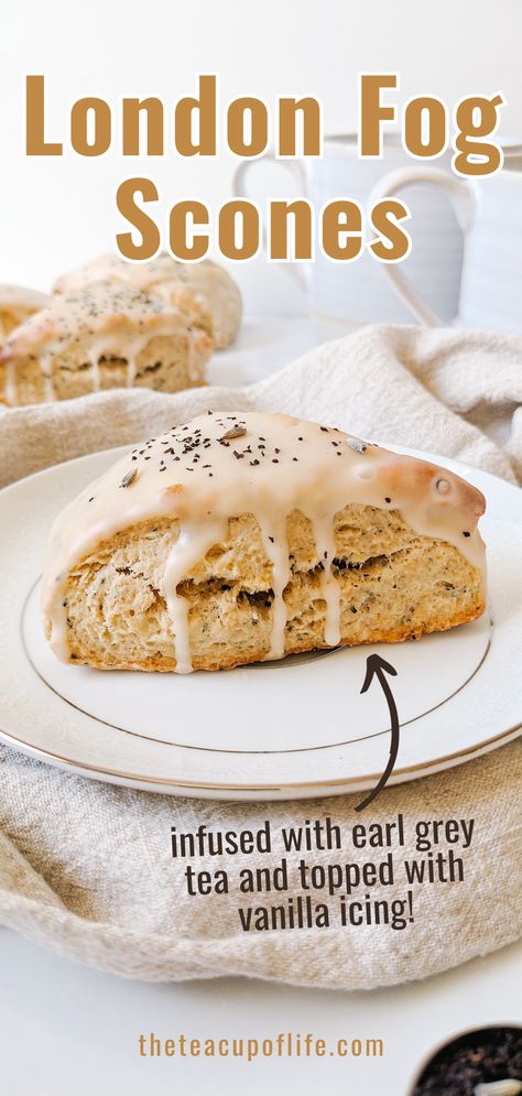 Aromatic and tender scones infused with earl grey black tea and topped with vanilla icing. These scones are filled with bright bergamot flavour and sweet, comforting vanilla notes just like a London Fog tea latte. If you are a fan of this popular latte, these scones are for you. Essen, Lavender Earl Grey Scones, London Fog Scones, Tea Pastry Recipes, Earl Gray Scones, London Fog Cake, Tender Scones, Sweet Scones Recipe, Tea Scones Recipe