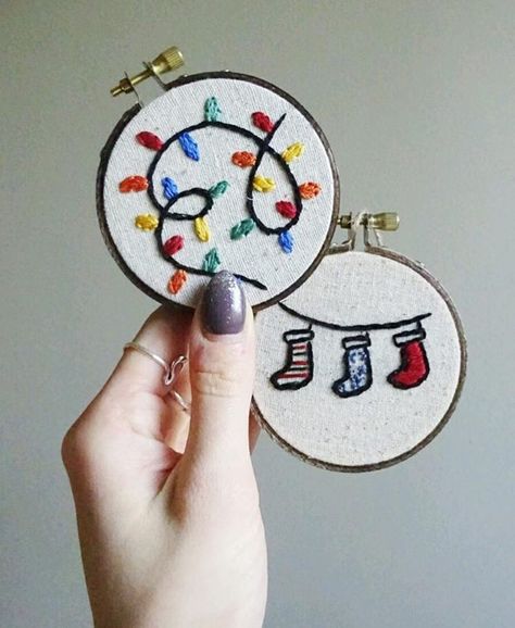 1,205 Likes, 6 Comments - Embroidery Instaguild (@embroidery_instaguild) on Instagram: “This week, let's celebrate the upcoming Holiday Season on #embroideryinstaguild. Use the hashtag…” Diy Christmas Keepsakes, Ornament Gifts Diy, Embroidery Christmas Ornaments, Ornament Embroidery, Sarcastic Christmas, Modern Embroidery Kit, Snowflake Embroidery, Funny Christmas Ornaments, Letter Ornaments