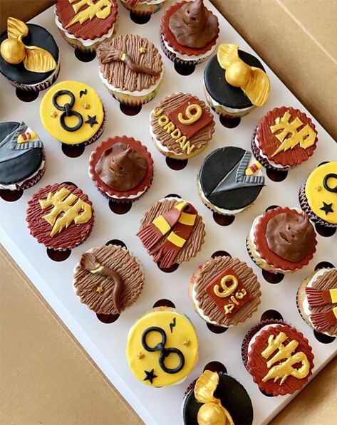 harry potter cupcakes, buttercream cupcakes, cupcakes buttercream cupcake ideas, cupcake decorating ideas,  birthday cupcakes, creative cupcakes, bouquet cupcakes, floral cupcakes, cupcakes, cupcakes for birthday Hogwarts House Cupcakes, Harry Potter Birthday Cupcakes, Harry Potter Cupcakes Ideas, Snitch Cupcakes, Cupcakes For Birthday, Cupcakes Bouquet, Bouquet Cupcakes, Harry Potter Cupcakes, Harry Potter Birthday Cake