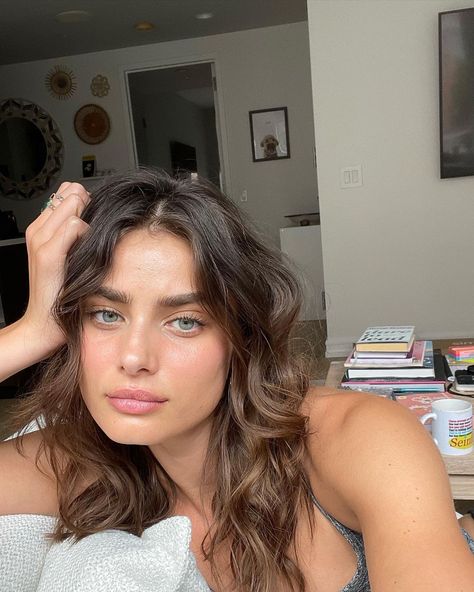 Taylor Hill on Instagram: “Life lately 😊🐇☀️” Taylor Hill Instagram, Taylor Hill Hair, Inka Williams, Mick Schumacher, Taylor Marie Hill, Camila Morrone, Taylor Hill, Pretty Skin, Natural Makeup Looks