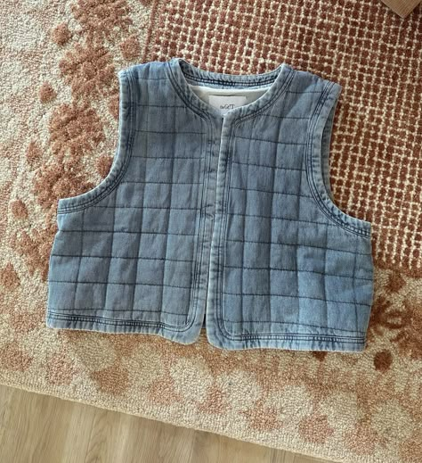 Blanket Vest Pattern, Quilted Vest Sewing Pattern, Free Vest Pattern, Quilted Vest Outfit, Diy Vest, Vest Outfits For Women, Womens Denim Vest, Vest Sewing Pattern, Sewing Challenge