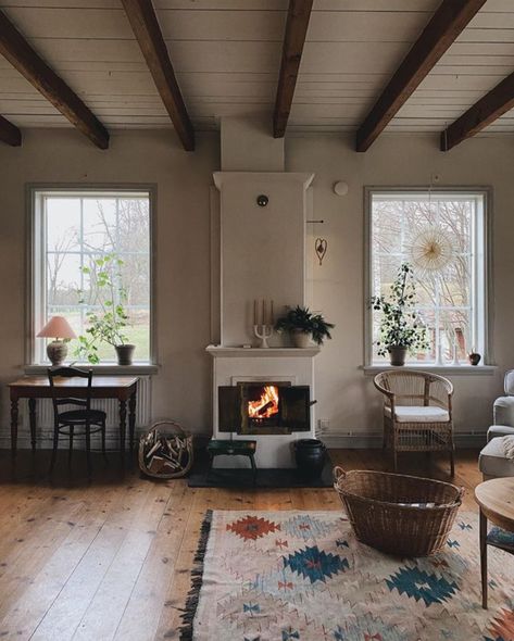 Swedish Interiors, My Scandinavian Home, Rare Diamond, Cosy Living, Swedish Style, Swedish House, Vintage Interiors, Scandinavian Home, Eclectic Home