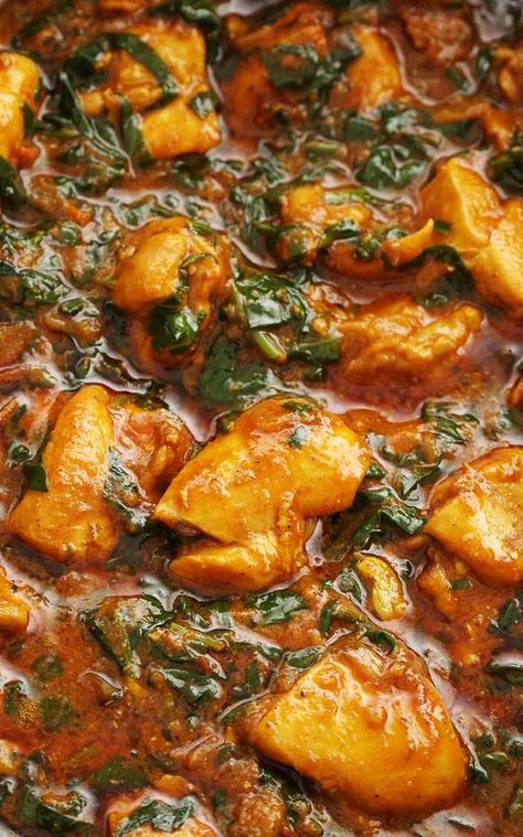 Chicken Saag ( Chicken and Spinach Curry ) Saag Chicken Curry, Saag Chicken, Chicken Saag, Saag Recipe, Cheesecake Recipes Classic, Spinach Curry, Chicken And Spinach, Chicken Masala, Curry Dishes