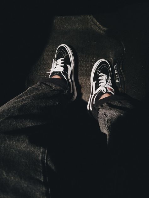 Vans Sk8-low, Vans Sk8 Low Outfit Men, Sk8 Hi Vans Outfit, Mecha Fashion, Cool Vans Shoes, Estilo Vans, Lucy Hale Outfits, Platform Outfit, Vans Sk8 Low