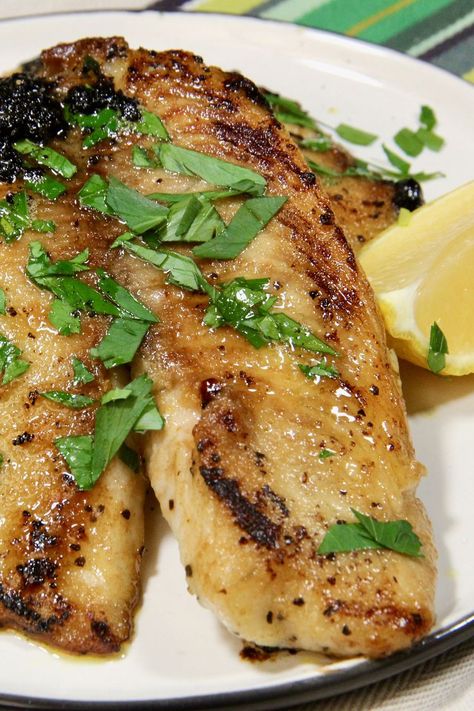 Sole Meuniere Alaskan Sole Recipes, Sol Fish Recipe, Sole Recipes Baked, Sole Fish Recipes, Sole Fillet Recipes, Sole Recipes, Sole Fish, Classic French Dishes, European Recipes