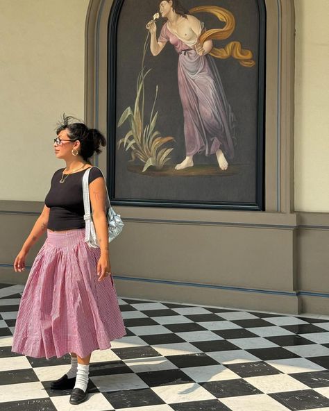 @valeriametzz takes the drop waist gingham skirt to Mexico City ♥️ Bright Skirt Outfits, Drop Waist Outfit, Drop Waist Skirt Outfit, Skirt And Tee Shirt Outfit, A Skirt Outfit, Drop Waist Dress Outfit, Summer Inspo Outfits, Gingham Top Outfit, Skirt Work Outfit