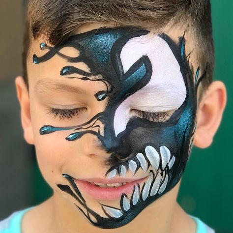 Venom Face Paint Easy, Facepainting Ideas Halloween, Face Paint For Boys, Pintura Facial Halloween, Face Painting Boys, Superhero Face Paint, Boys Face Paint, Venom Face Paint, Boys Face Painting