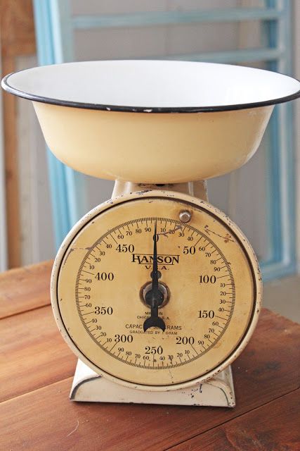 Itsy Bits and Pieces: Goodies for Junk Bonanza... Kitchen Wall Rack, Vintage Scales, Old Scales, Enamel Pan, Measuring Scale, Vibeke Design, Kitchen Scales, Enamel Ware, Vintage Kitchen Utensils