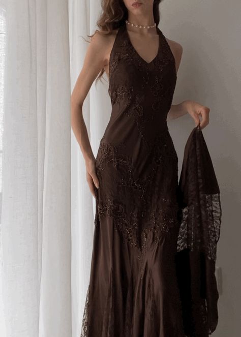 Fairy Prom Dresses Vintage, Long Dress 90s Style, Aesthetic Vintage Prom Dress, May Ball Dress, Vintage Floor Length Dresses, Hour Glass Prom Dress, Vintage Gown Aesthetic, Brown Lace Prom Dress, Brown Gown Aesthetic