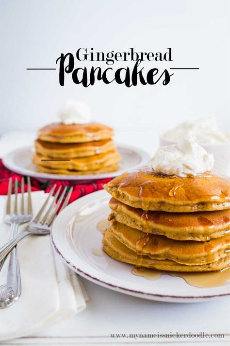 Unique Deserts, Pancakes Christmas, Gingerbread Pancakes Recipe, Gingerbread Pancakes, Gingerbread Recipe, Pancakes Easy, Holiday Breakfast, Christmas Sweets, Christmas Breakfast