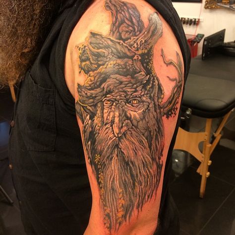 Treebeard Tattoo, Mikey Tattoos, Tree Beard, Tattoo Main, Tat Inspiration, Lotr Tattoo, Rings Tattoo, Lord Of The Rings Tattoo, Nerdy Tattoos