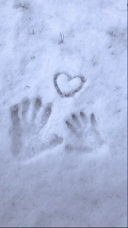 boy & girl’s hands in the white snow, with a heart Love In Snow Aesthetic, Snow Fall Couple Pics, Couple Pic In Snow, Couple Photo Snow, Couple Snow Pictures Aesthetic, Snow Pictures With Boyfriend, Manali Snow Photography, Couple Pictures In Snow, Snow Fotos Ideas