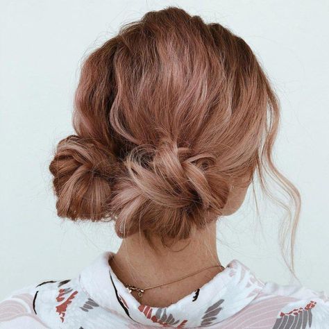 Two Messy Low Buns Updo #promhairupdotutorial Hair In A Bun, A Messy Bun, Up Dos For Medium Hair, Updos For Medium Length Hair, Messy Bun Hairstyles, Peinados Fáciles Para Cabello Corto, Work Hairstyles, Penteado Cabelo Curto, Messy Hair