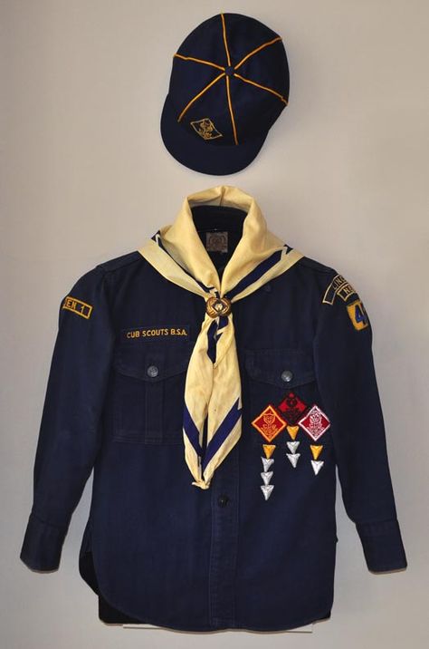 Scouting Uniform; the boys and their Dad too Cub Scout Uniform, Boy Scout Uniform, Scout Uniform, Vintage Boy Scouts, Arrow Head, Boy Scout, Cub Scouts, Shark Tank, Girl Guides