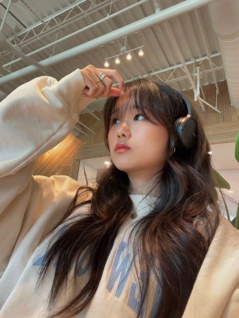 Wispy Fringe Korean, Whispy Front Bangs Aesthetic, Long Wispy Bangs Short Hair, Slight Wispy Bangs, Whispy Front Bangs Asian, Fringe Bangs 2023, Wispy Bangs On Asians, Cute Wispy Bangs Hairstyles, Cute Hairstyles For Wispy Bangs