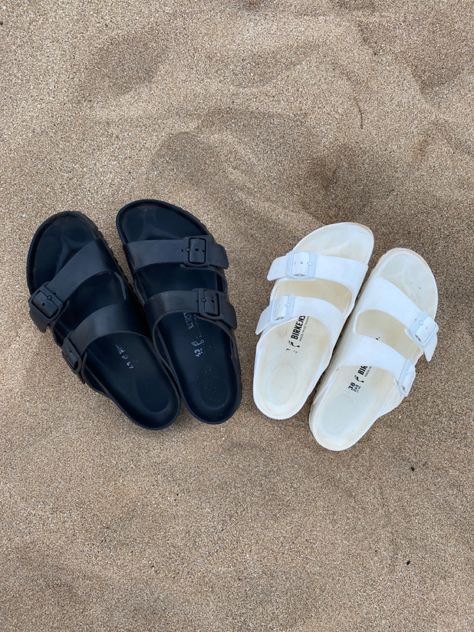 Berkinstocks Outfit Sandals, Black Rubber Birkenstocks Outfit, Brikstocks Outfit, Rubber Birkenstock Outfit, White Birkenstocks Outfit, Burken Stocks Shoes Outfit, Birkenstock Sandals Aesthetic, Birkin Stocks Sandals, Birkenstocks Aesthetic