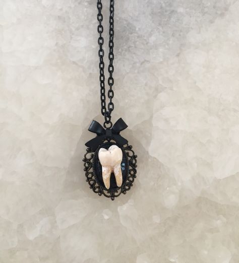 Bone Jewelry, Funky Jewelry, Creepy Cute, Gothic Jewelry, Dream Jewelry, Jewelry Inspo, Pretty Jewellery, Piercing Jewelry, Cute Jewelry