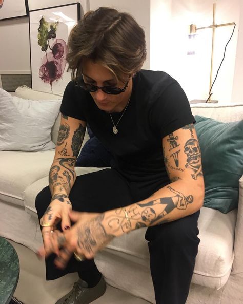 Voll Arm-tattoos, Tato Tradisional, Full Sleeve Tattoos, Makijaż Smokey Eye, Boy Tattoos, Aesthetic Tattoo, Tattoos And Piercings, Full Sleeve, Hand Tattoos