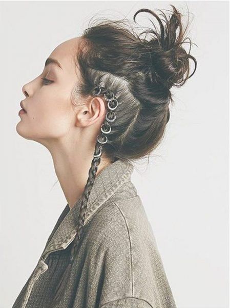 Hair Piercing: This Season's Coolest New Hair Trend – theFashionSpot Pierced Braids, Curly Hair Braids, New Hair Trends, Ash Blonde Balayage, Twisted Updo, Quinceanera Hairstyles, Viking Hair, Festival Hair, Hair Rings