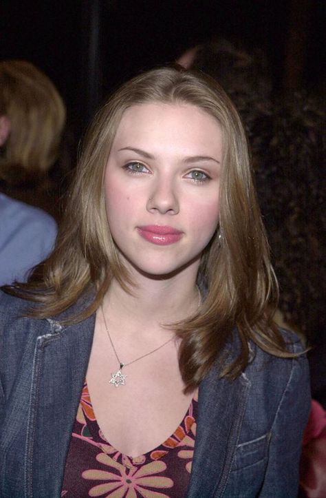 Scarlett Johansson Tony And Pepper, Vintage Photography Women, Black Widow Avengers, 2nd Year, Natasha Romanoff, 2000s Fashion, Scarlett Johansson, Celebrities Female, Scarlet