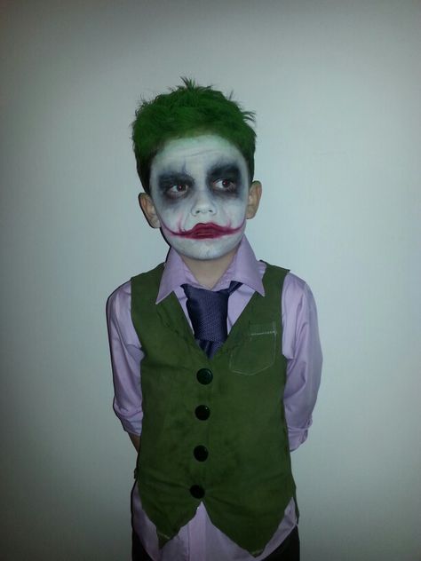 Joker Face Paint Kids, Kids Joker Makeup, Kid Joker Costume, Joker Make Up Men Tutorial, Boy Joker Makeup, The Joker Halloween Costume Guys, Joker Boy Costume, Kids Halloween Makeup Boys, Boy Joker Costume