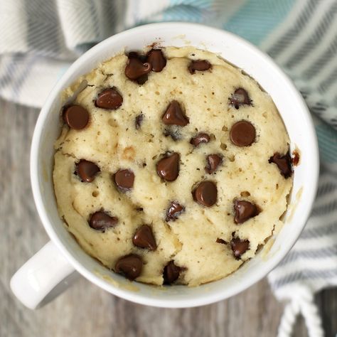 Best Ever Vanilla Mug Cake with Chocolate Chips Mug Cake In Oven, Quick Mug Cake, Single Serve Dessert Recipes, Vanilla Mug Cake, Peanut Butter Mug Cake, Chocolate Chip Cake Recipe, Chocolate Chip Mug Cake, Easy Mug Cake, Peanut Butter Mug Cakes