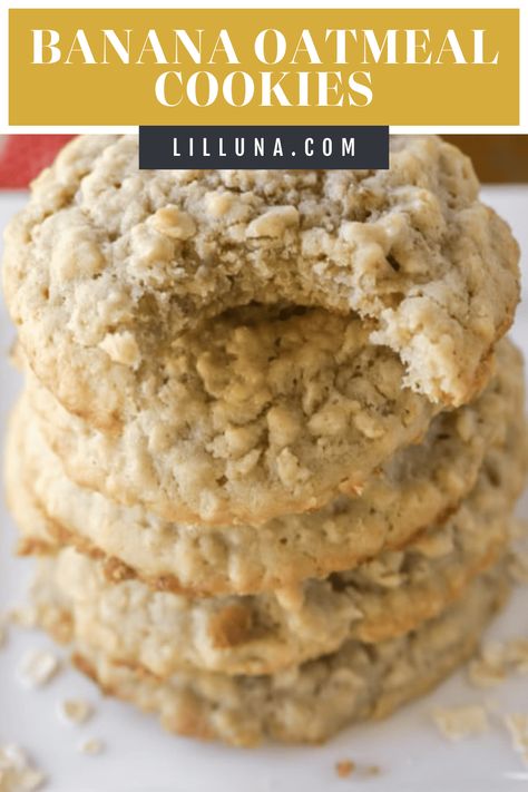 Thick and chewy banana oatmeal cookies are to die for!! The bananas and oatmeal gives this cookie the BEST texture. #bananaoatmealcookies #cookies #dessert #oatmealcookies #banana Oatmeal Banana Cookies, Banana Oat Cookies, Oatmeal Coconut Cookies, Gooey Chocolate Chip Cookies, Oatmeal Banana, Lil Luna, Cookie Cake Pie, Banana Oatmeal Cookies, Cinnamon Oatmeal